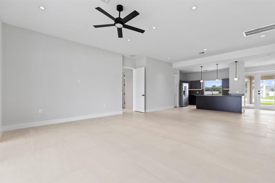 Spacious, unfurnished interior of a new home in , Port St. Lucie (Image 40).