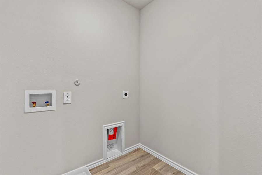 Spacious, unfurnished interior of a new home in Orchard Village, Fort Worth (Image 14).