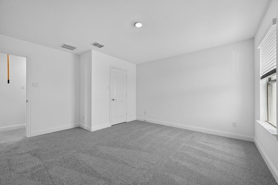Spacious, unfurnished interior of a new home in Madero 50s, Fort Worth (Image 24). Spacious, unfurnished interior of a new home in Madero 50s, Fort Worth (Image 24).