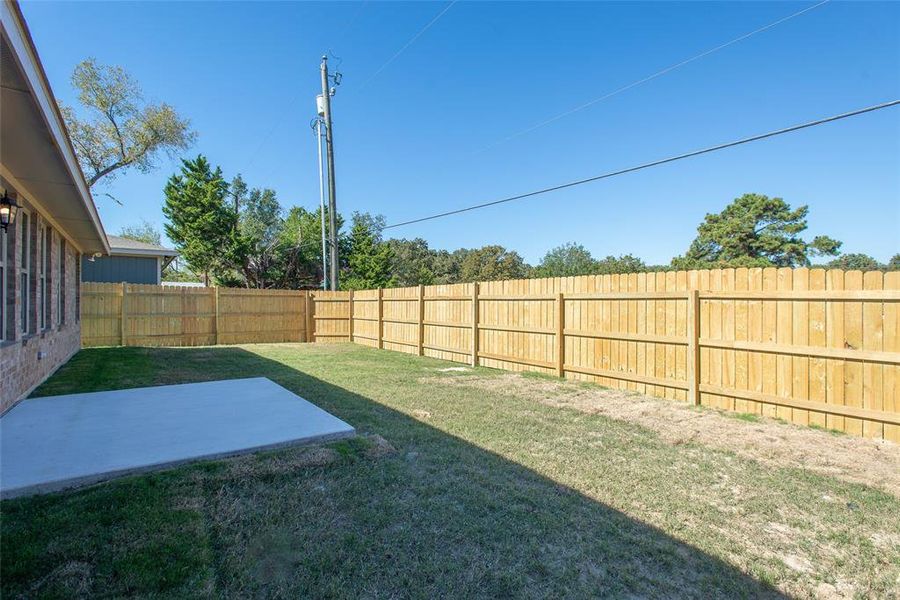 Exterior details and patio area of a home in , Gun Barrel City (Image 4).