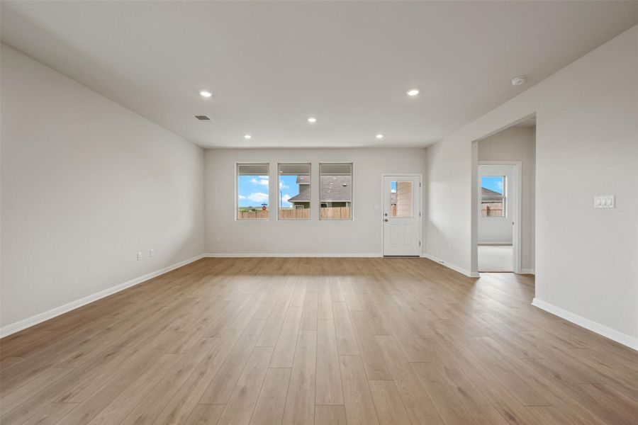 Spacious, unfurnished interior of a new home in Cannon Ranch, Dripping Springs (Image 17). Spacious, unfurnished interior of a new home in Cannon Ranch, Dripping Springs (Image 17).