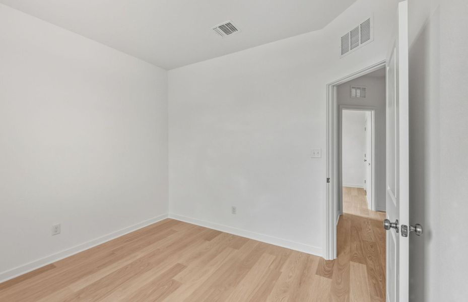 Spacious, unfurnished interior of a new home in Alto, San Marcos (Image 32).