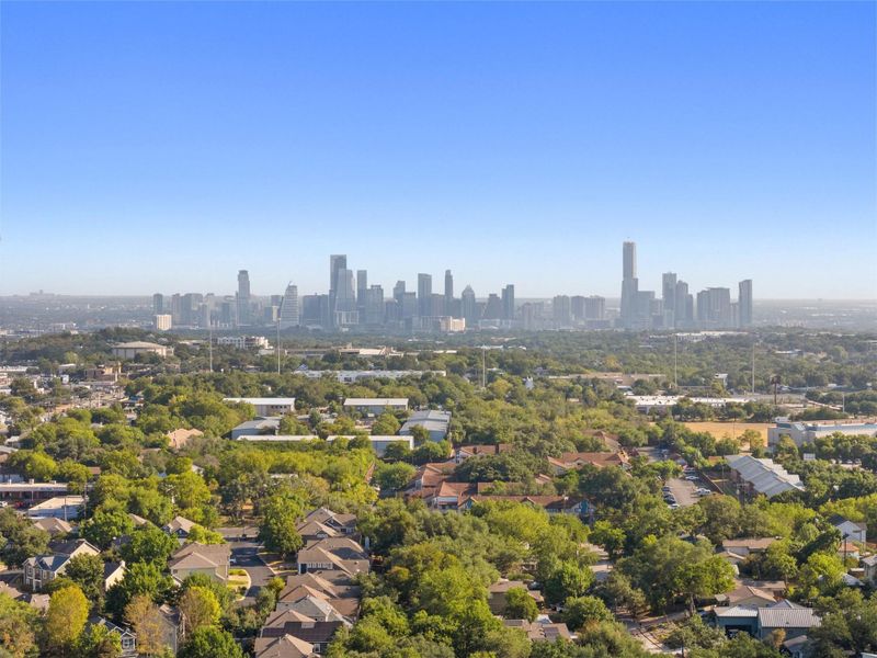 Less than 6.2 miles to downtown Austin and 8.3 miles to the ABI Airport Less than 6.2 miles to downtown Austin and 8.3 miles to the ABI Airport