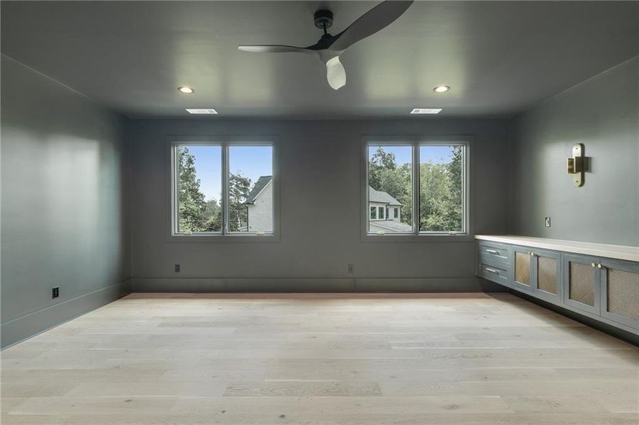 Spacious, unfurnished interior of a new home in , Alpharetta (Image 36).