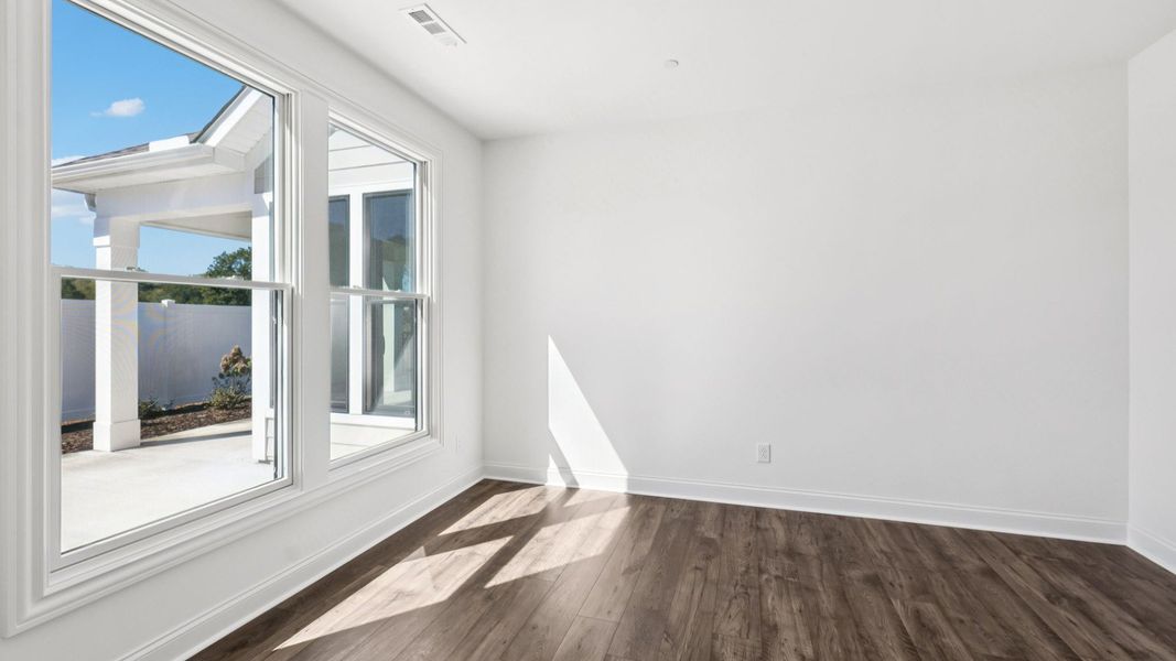 Spacious, unfurnished interior of a new home in The Courtyards at Stewarts Creek, Smyrna (Image 33).
