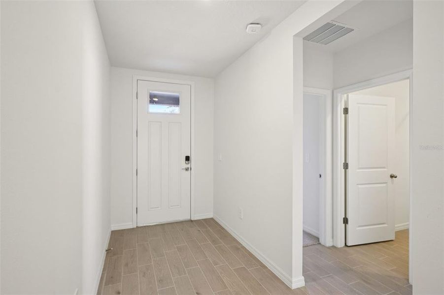 Spacious, unfurnished interior of a new home in Leyland Preserve - Classic Series, Brooksville (Image 14).