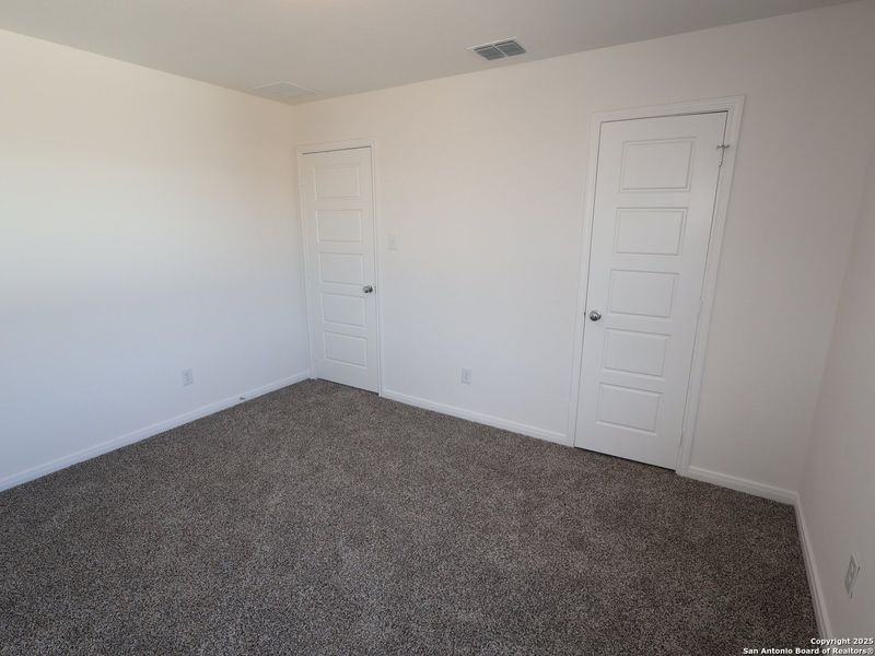 Spacious, unfurnished interior of a new home in Agave, San Antonio (Image 24).