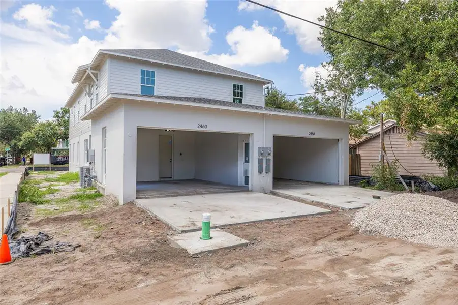 Image 4 of a home in . Image 4 of a home in .