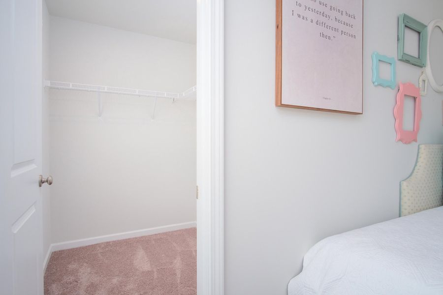 Spacious, unfurnished interior of a new home in , Goose Creek (Image 19).