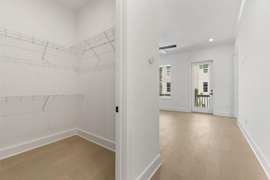 Spacious, unfurnished interior of a new home in , Roswell (Image 57).