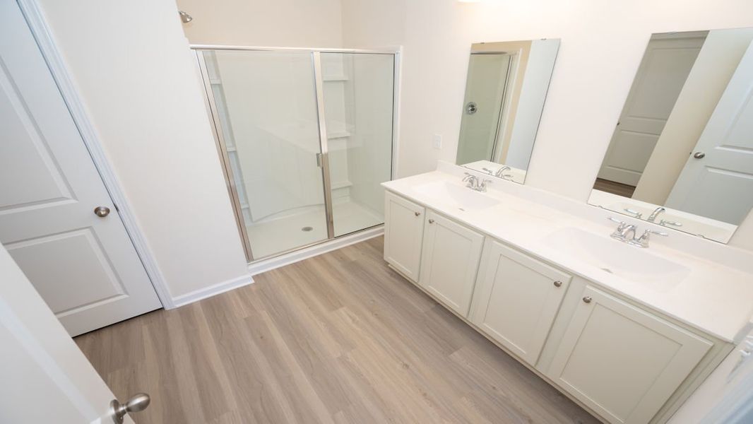 Representative furnished interior of a home built from the CALI by D.R. Horton in Island Green, Myrtle Beach (Image 14).