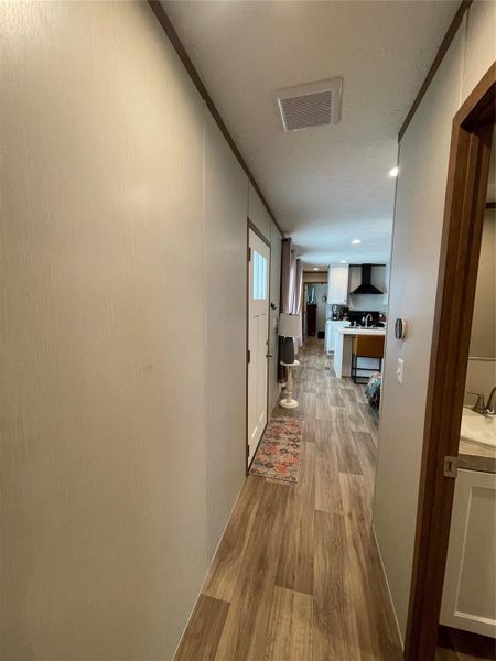 Spacious, unfurnished interior of a new home in , Tomball (Image 19).