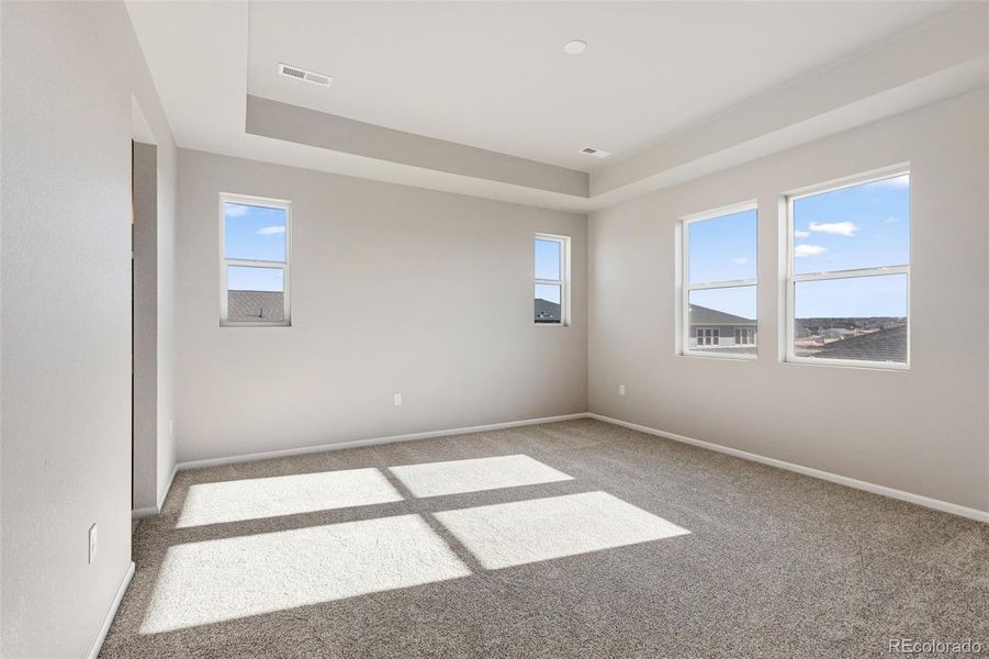 Spacious, unfurnished interior of a new home in Talon Pointe, Thornton (Image 21).
