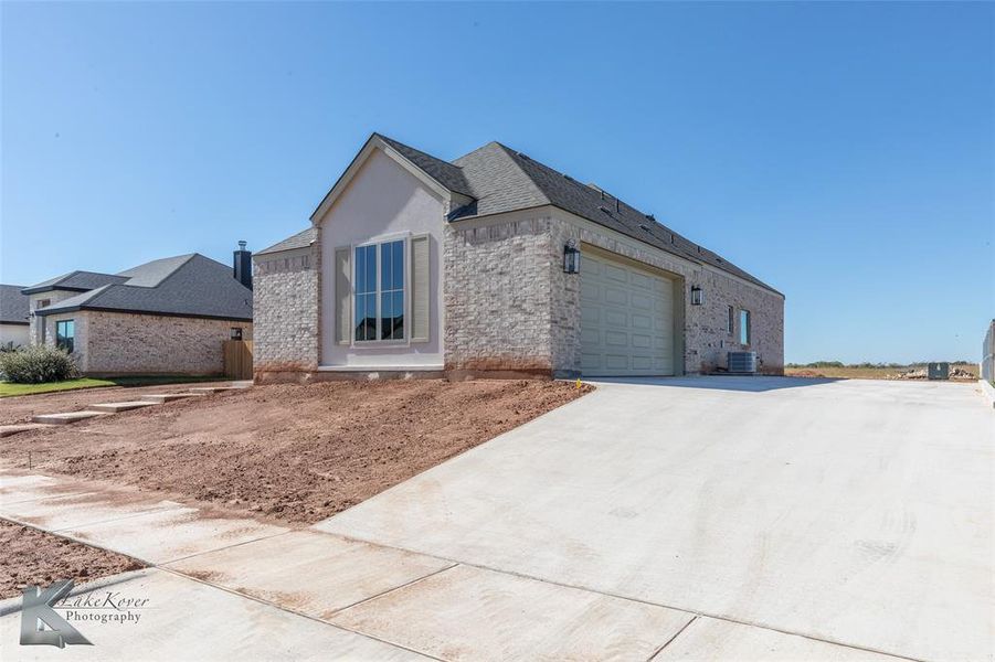 Exterior details and patio area of a home in , Abilene (Image 26).