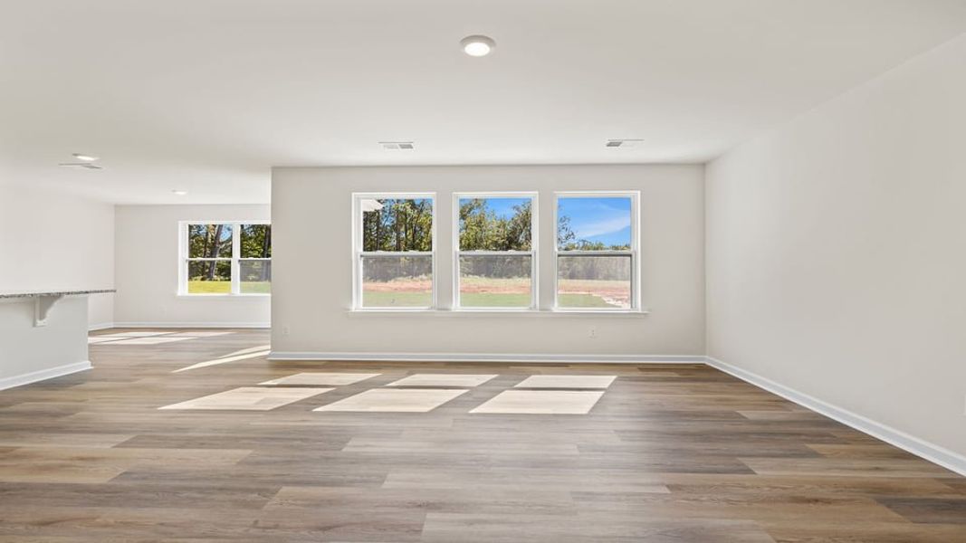 Spacious, unfurnished interior of a new home in Varner Station, Woodruff (Image 14).