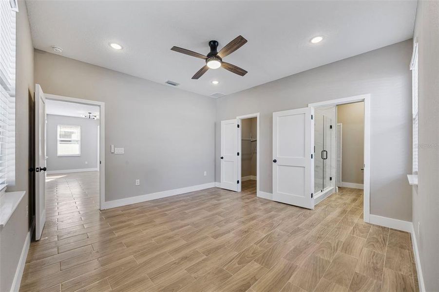 Spacious, unfurnished interior of a new home in , Tampa (Image 27).