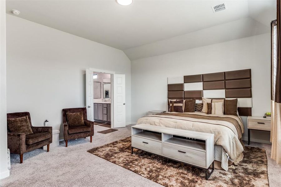 Attached to large en suite bathroom