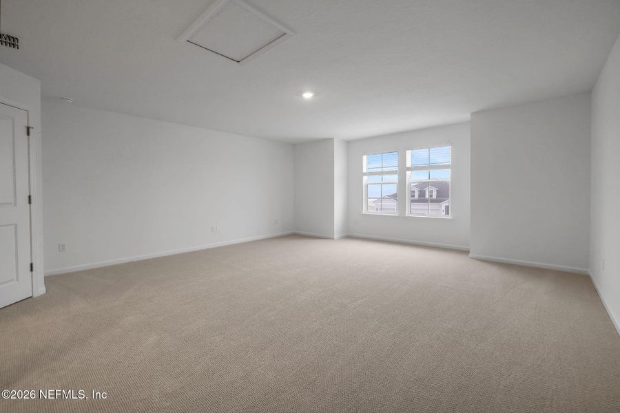 Spacious, unfurnished interior of a new home in Jennings Farm, Middleburg (Image 30). Spacious, unfurnished interior of a new home in Jennings Farm, Middleburg (Image 30).