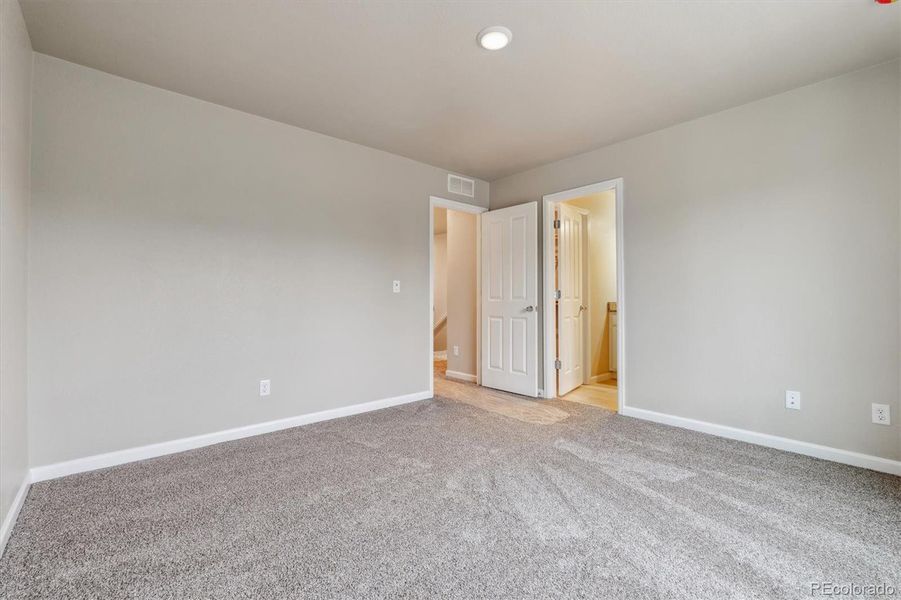 Spacious, unfurnished interior of a new home in Pintail Commons at Johnstown Village, Johnstown (Image 11).