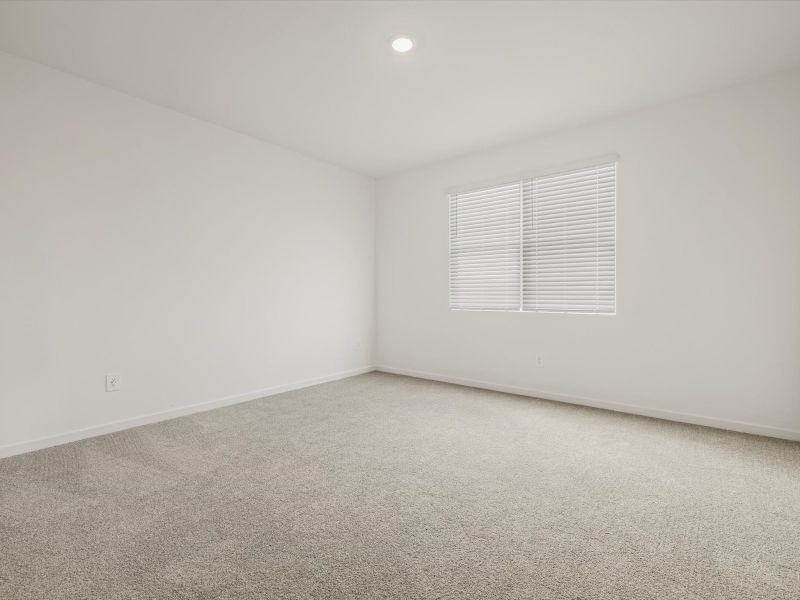 Spacious, unfurnished interior of a new home in Mountain View Estates Reserve Series, Buckeye (Image 8).