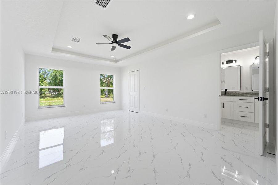 Spacious, unfurnished interior of a new home in , Port St. Lucie (Image 37).