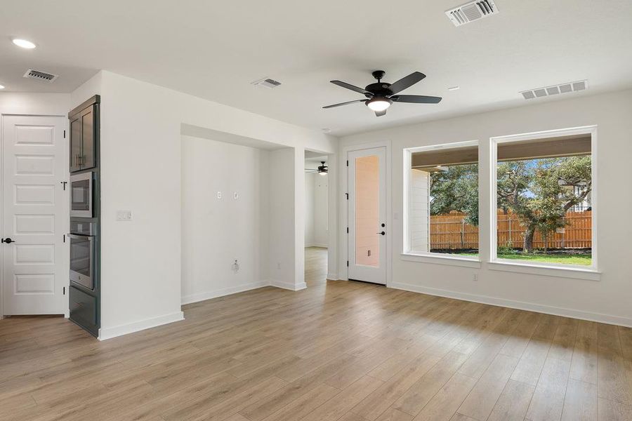 Spacious, unfurnished interior of a new home in Heritage, Dripping Springs (Image 37).