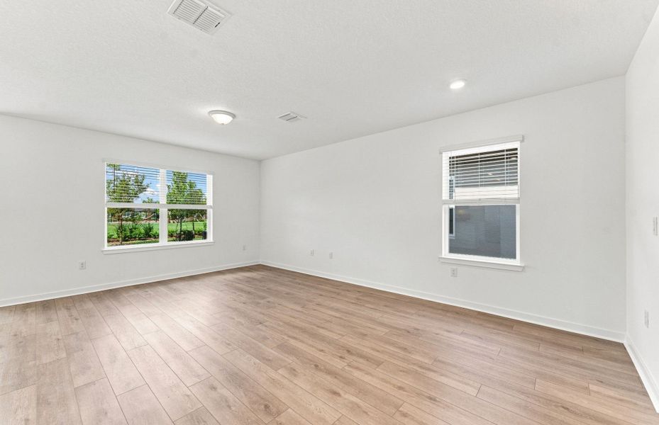 Spacious, unfurnished interior of a new home in Twisted Oaks, Wildwood (Image 17).