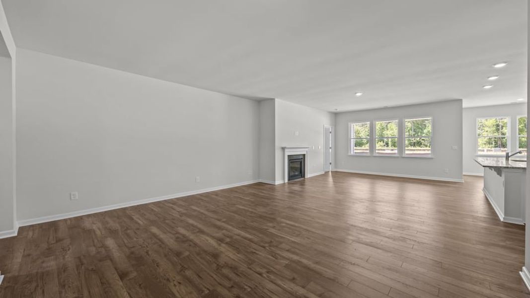 Spacious, unfurnished interior of a new home in East Ridge, Ayden (Image 10).