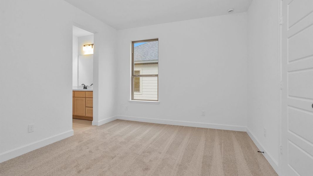 Spacious, unfurnished interior of a new home in , Katy (Image 6).