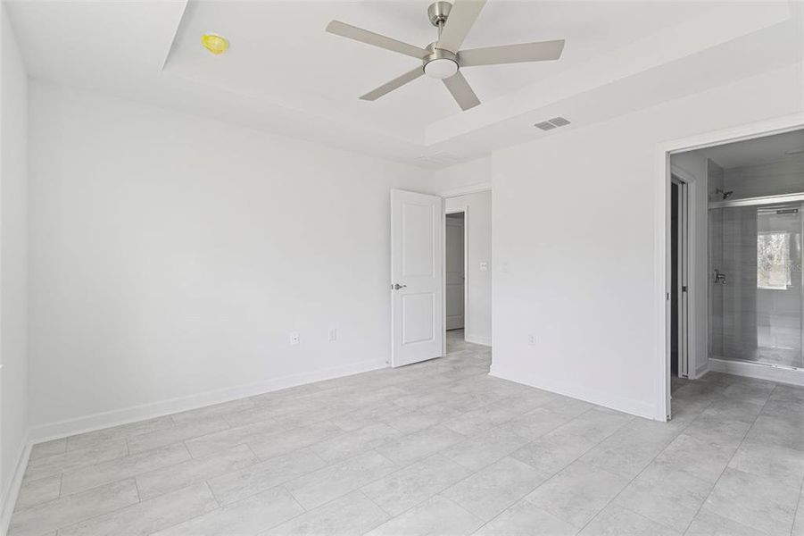 Spacious, unfurnished interior of a new home in , Port Charlotte (Image 25).