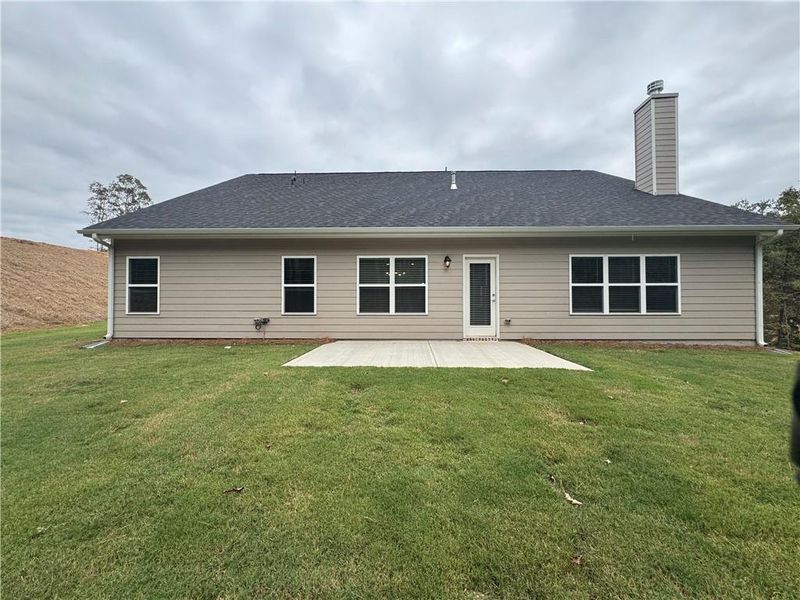 Exterior details and patio area of a home in Tuscany Hills, Douglasville (Image 3).