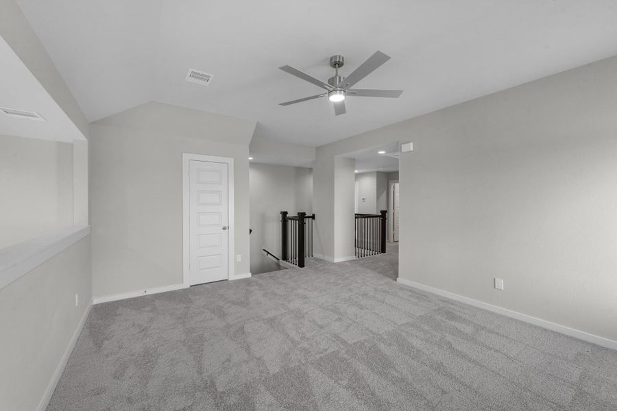 Spacious, unfurnished interior of a new home in Briarwood Crossing, Rosenberg (Image 21).