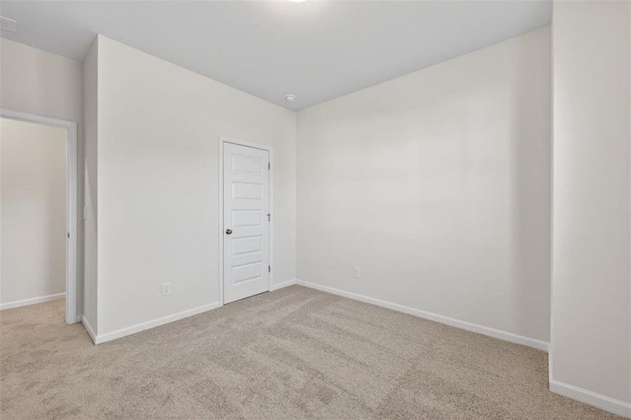 Spacious, unfurnished interior of a new home in Franklin Manor, Lawrenceville (Image 31).