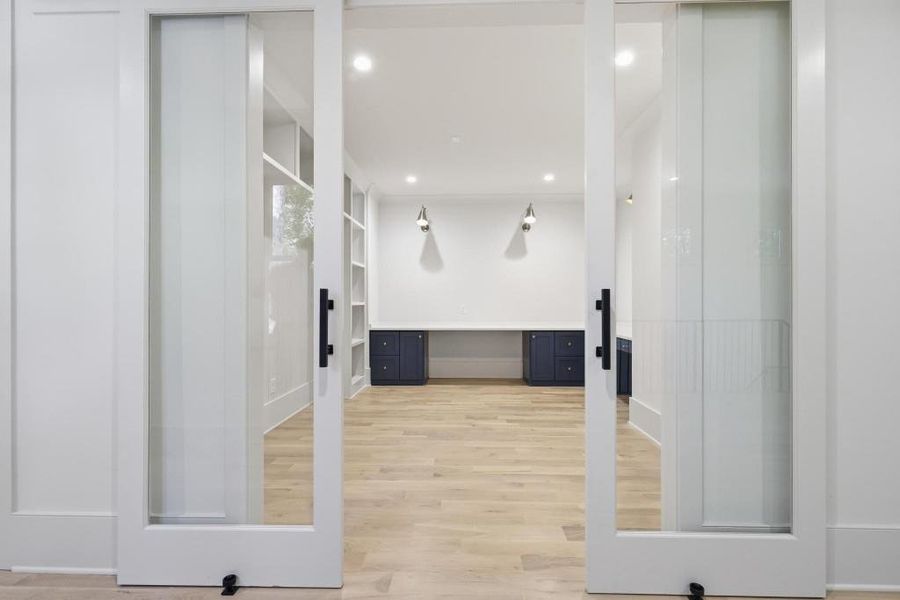 Spacious, unfurnished interior of a new home in , Atlanta (Image 35). Spacious, unfurnished interior of a new home in , Atlanta (Image 35).