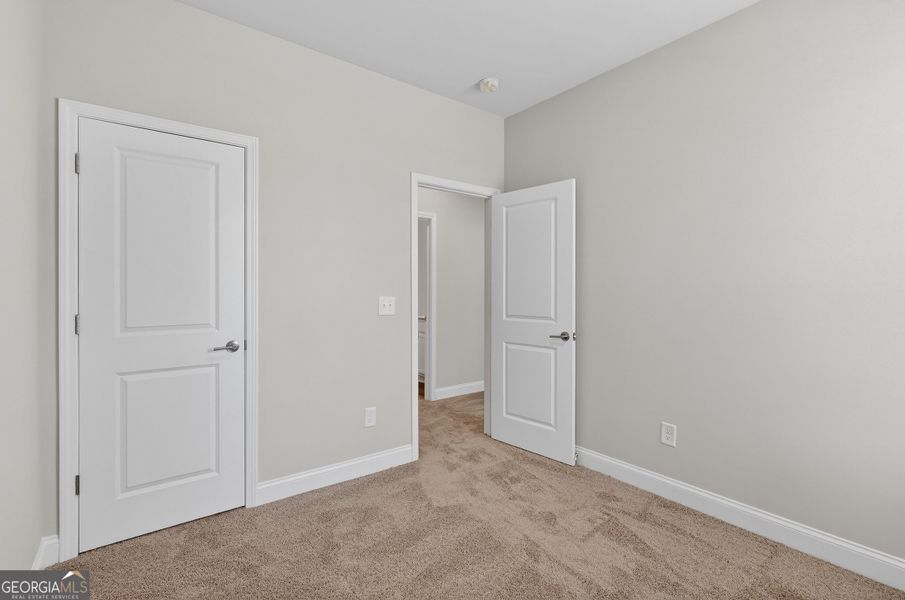 Spacious, unfurnished interior of a new home in Morning Creek Forest, Atlanta (Image 17).
