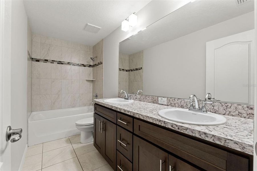 Furnished interior view inside a new home in , Spring Hill (Image 43).