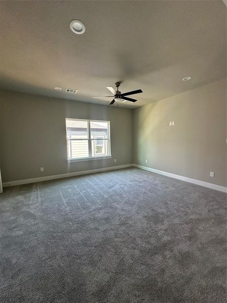 Spacious, unfurnished interior of a new home in , Dallas (Image 33).