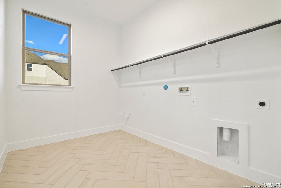 Spacious, unfurnished interior of a new home in Esperanza - 70', Boerne (Image 25). Spacious, unfurnished interior of a new home in Esperanza - 70', Boerne (Image 25).