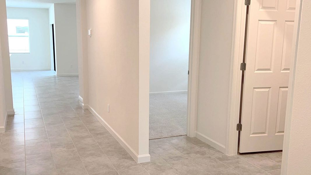 Representative unfurnished interior of a home built from the Aria by D.R. Horton in Morningside, Fort Pierce (Image 11).