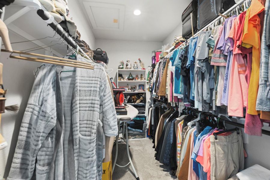 Close-up of interior finishes inside a home in Edgewood Village, Houston (Image 19). Close-up of interior finishes inside a home in Edgewood Village, Houston (Image 19).