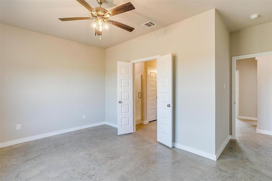 Spacious, unfurnished interior of a new home in , Rio Vista (Image 22).