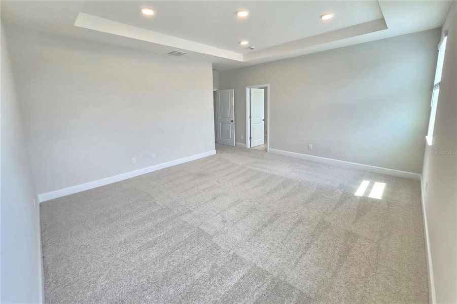 Spacious, unfurnished interior of a new home in Bay Lake Farms, St. Cloud (Image 46).