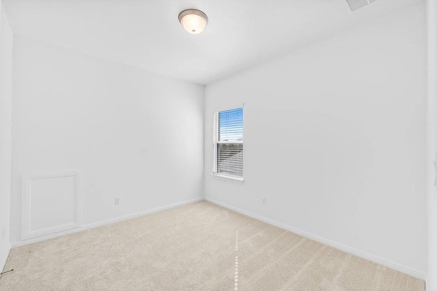 Spacious, unfurnished interior of a new home in The Colony - 50', Bastrop (Image 13).