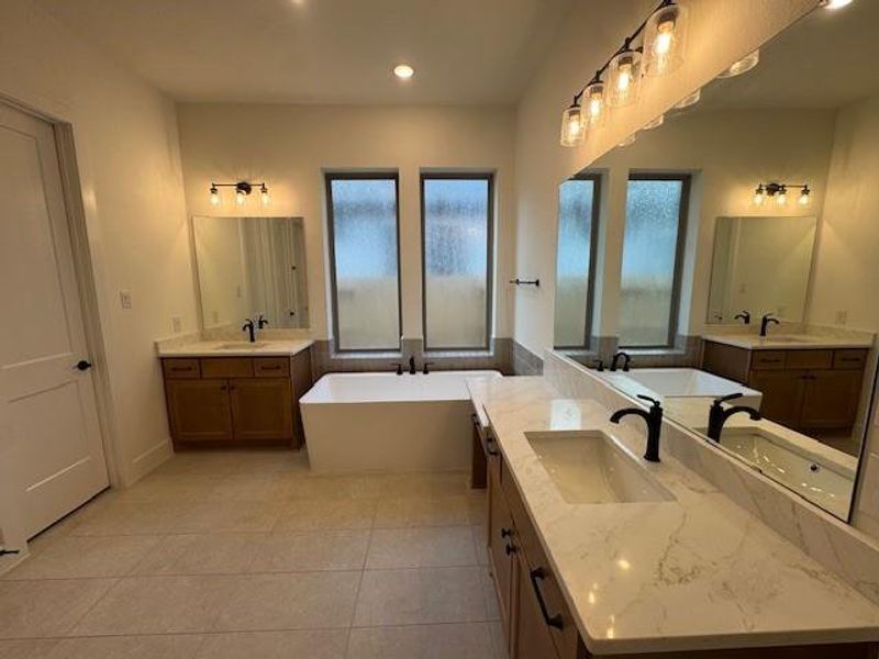 Furnished interior view inside a new home in Evergreen, Conroe (Image 14).