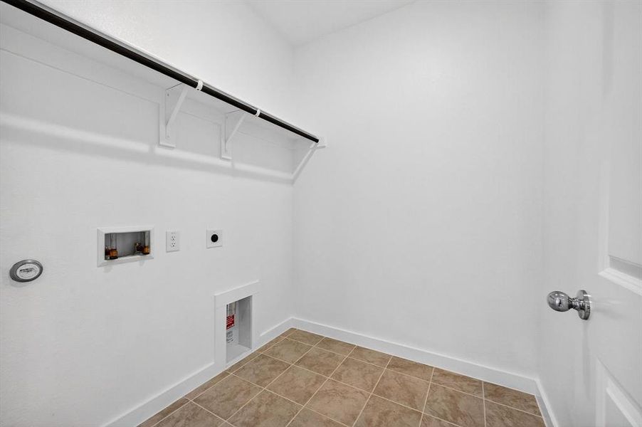 Spacious, unfurnished interior of a new home in Hickory Hill, Sherman (Image 25).