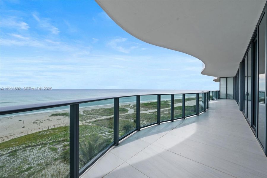 Exterior details and patio area of a home in Casamar, Pompano Beach (Image 2).