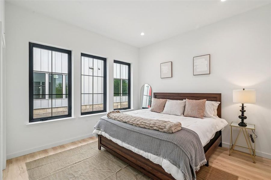 Furnished interior view inside a new home in , Dallas (Image 38).