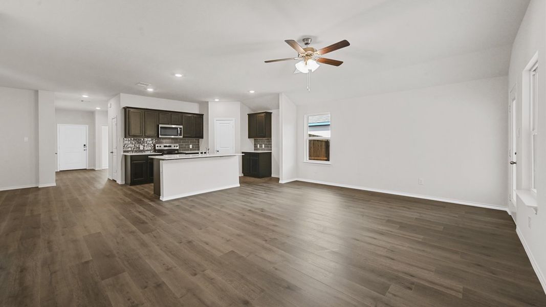 Spacious, unfurnished interior of a new home in Wildwood, Royse City (Image 29).