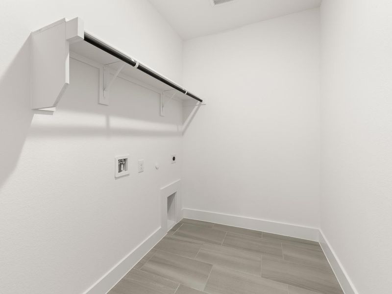 Spacious, unfurnished interior of a new home in Waverly Estates, Nevada (Image 27).