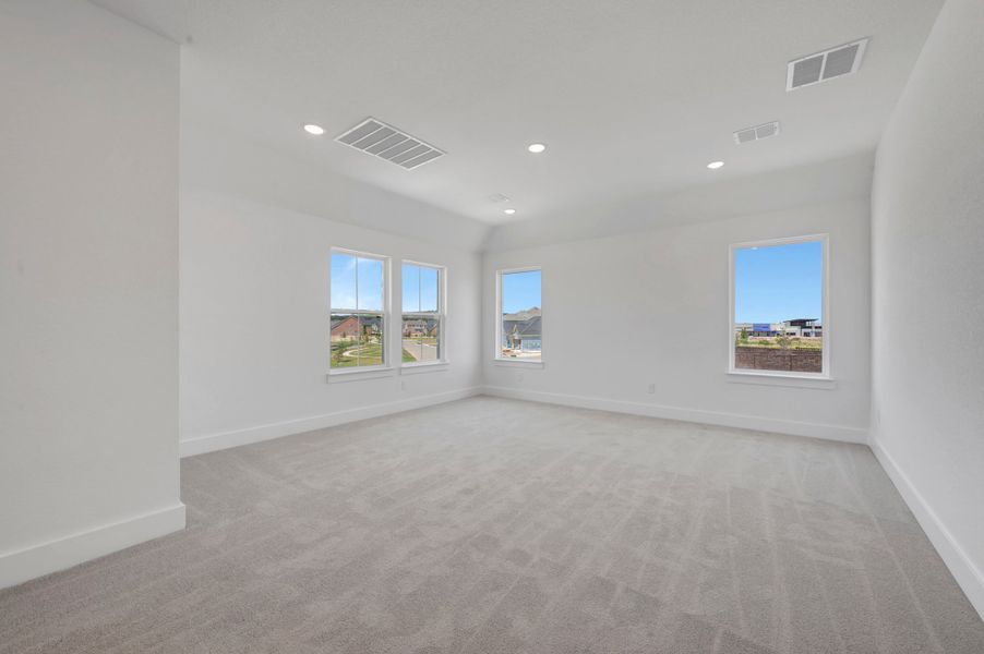 Spacious, unfurnished interior of a new home in Landmark, Denton (Image 26).